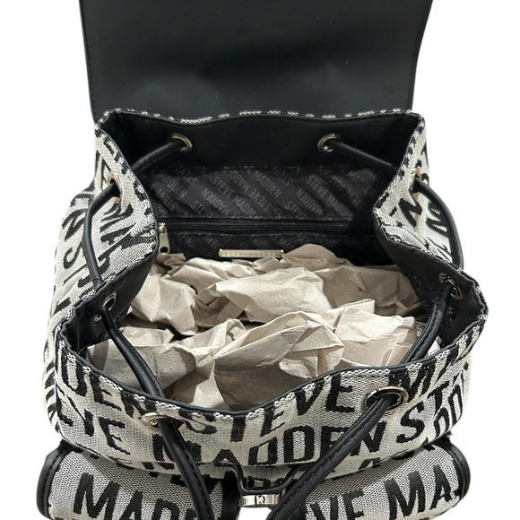 Steve Madden backpack & matching pouch - 2pc Retail $98 - Picture 7 of 9